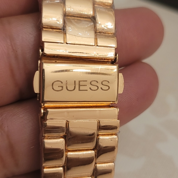 GUESS watch - Picture 3 of 4